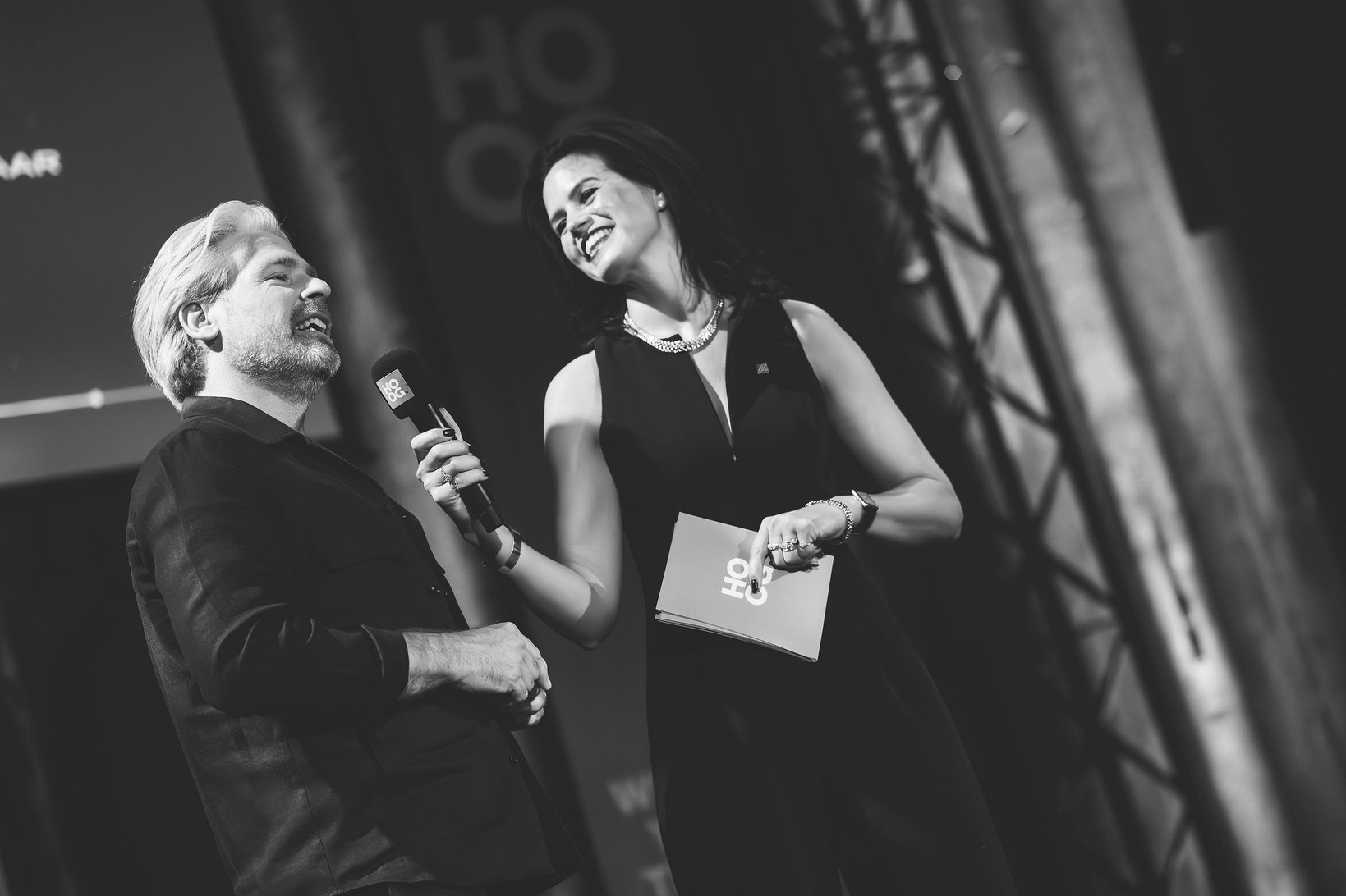 Sofie in gesprek met Bertram op het podium